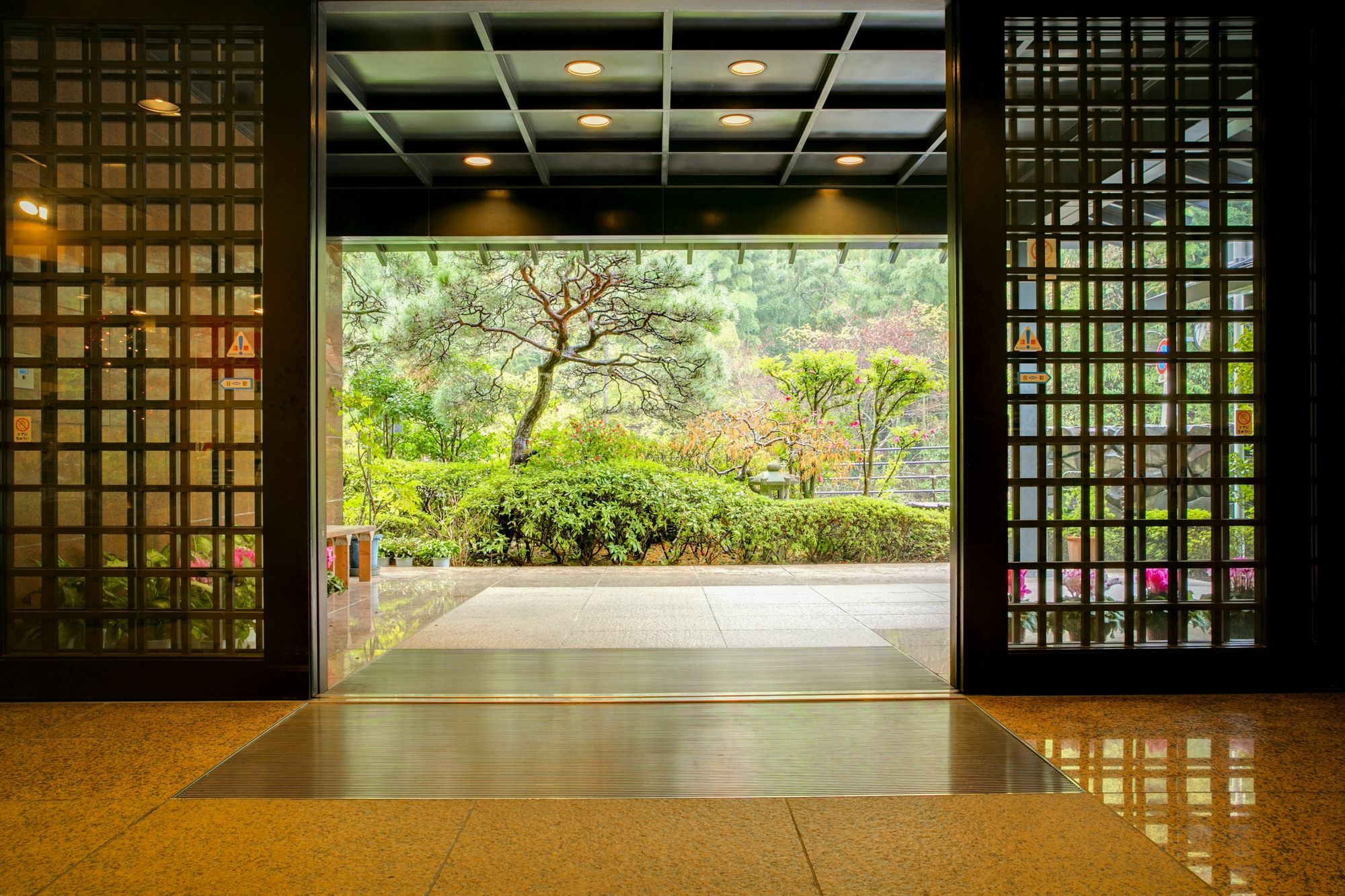 ฟอเรสต์ รีสอร์ต ยูโนซาโตะ ซูกินะ Hotel ยูกาวาระ ภายนอก รูปภาพ